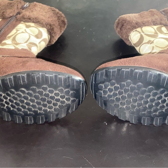 Super cute Coach boots size 5.5 - Picture 5 of 8